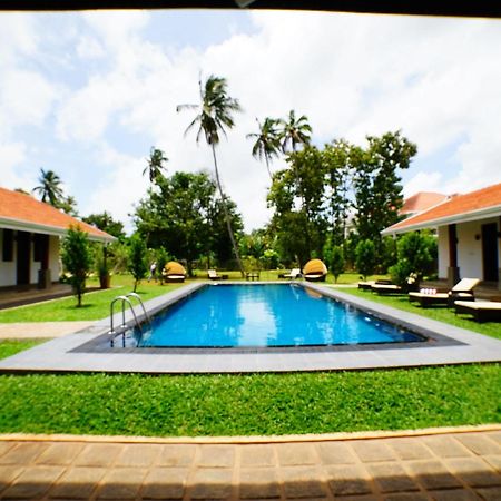 Lespri Grand Hotel Negombo Kültér fotó