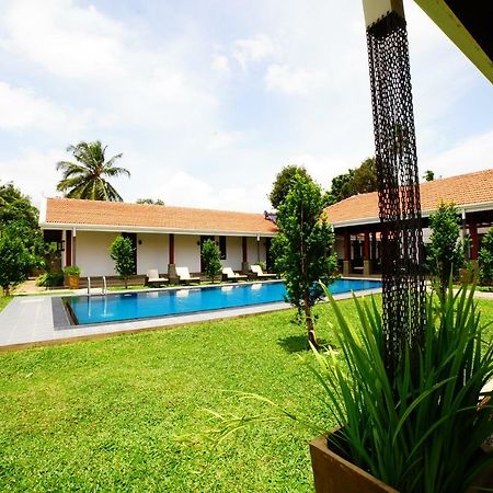 Lespri Grand Hotel Negombo Kültér fotó