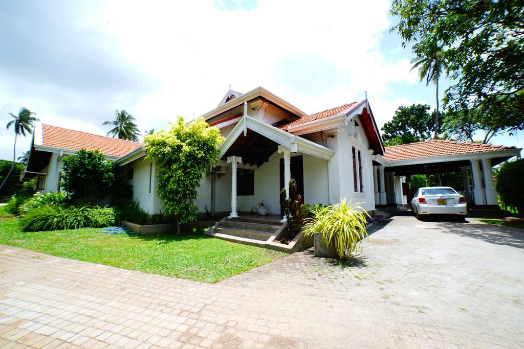 Lespri Grand Hotel Negombo Kültér fotó