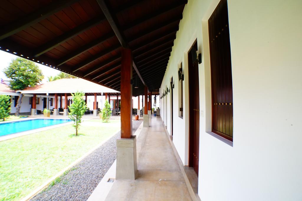 Lespri Grand Hotel Negombo Kültér fotó