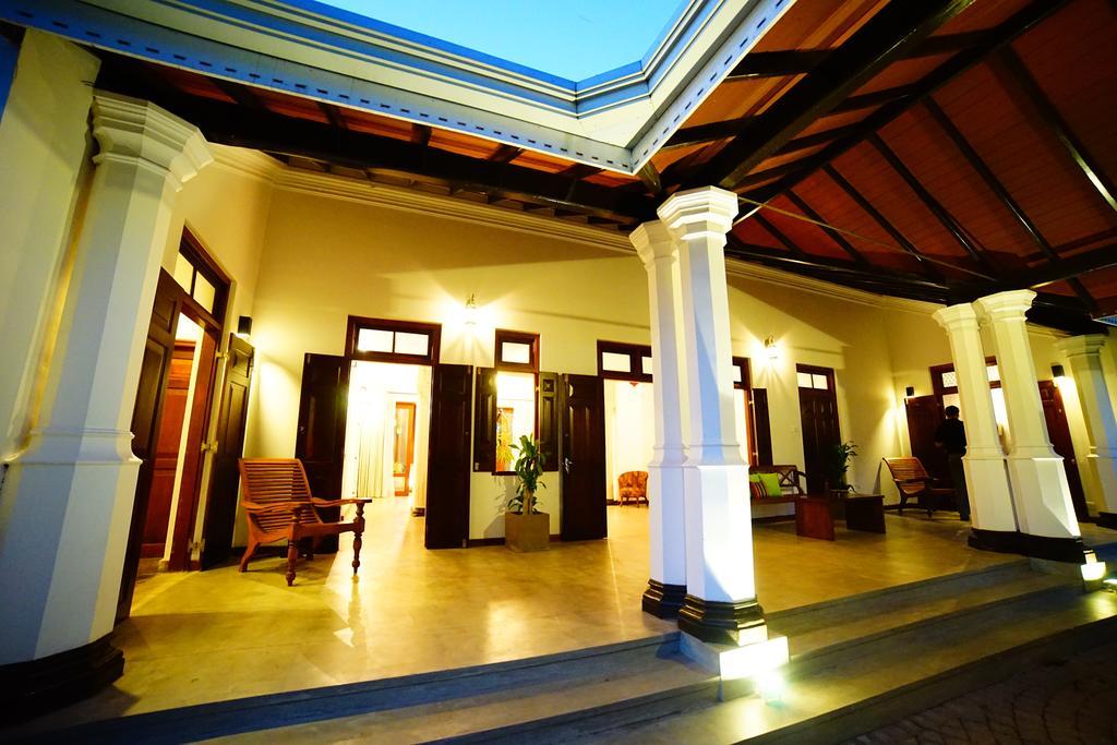 Lespri Grand Hotel Negombo Kültér fotó