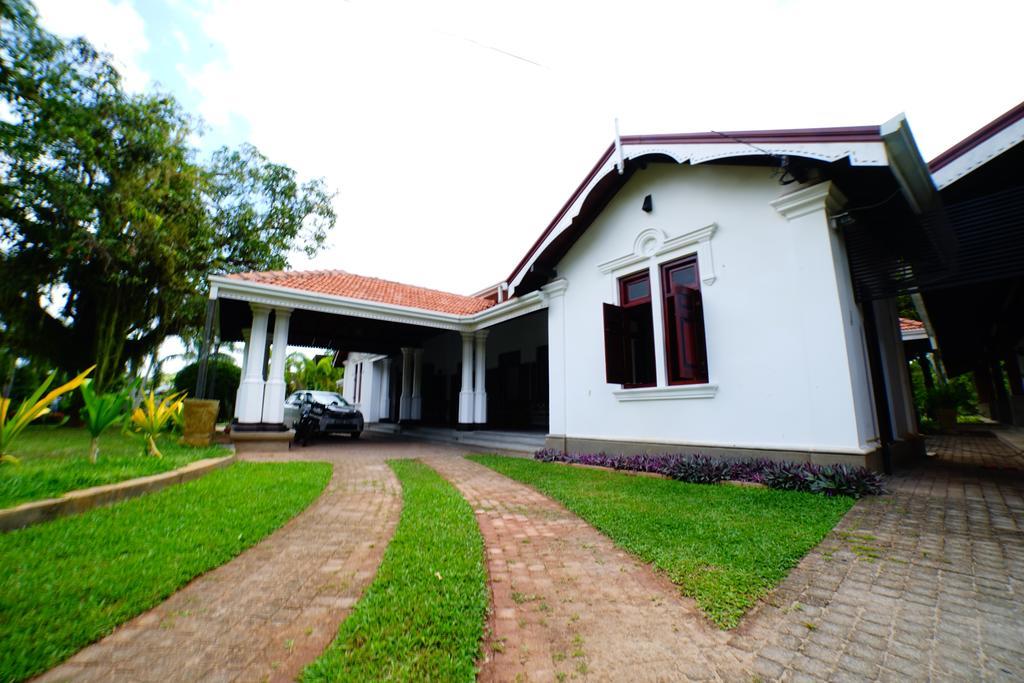 Lespri Grand Hotel Negombo Kültér fotó