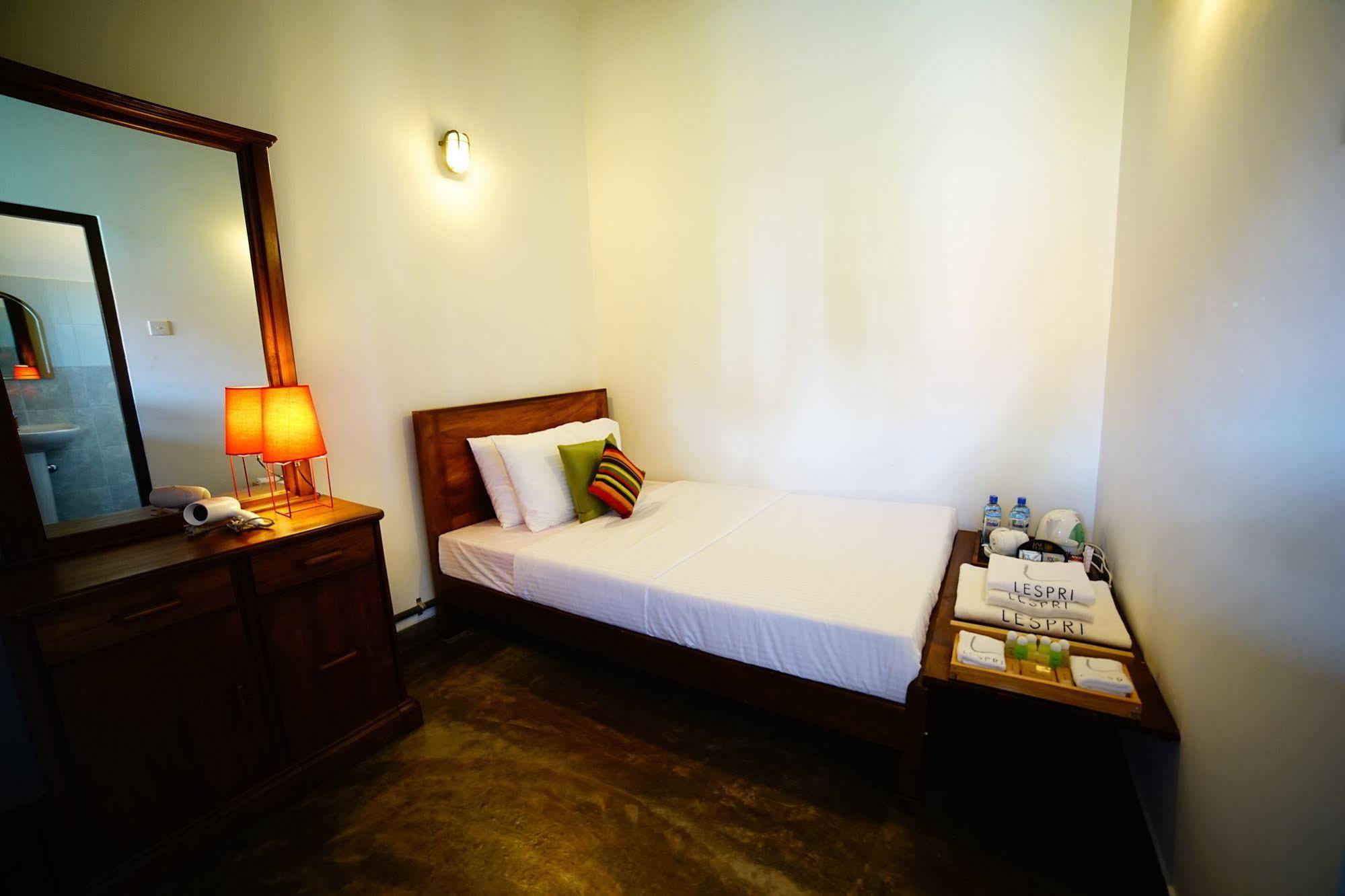 Lespri Grand Hotel Negombo Kültér fotó