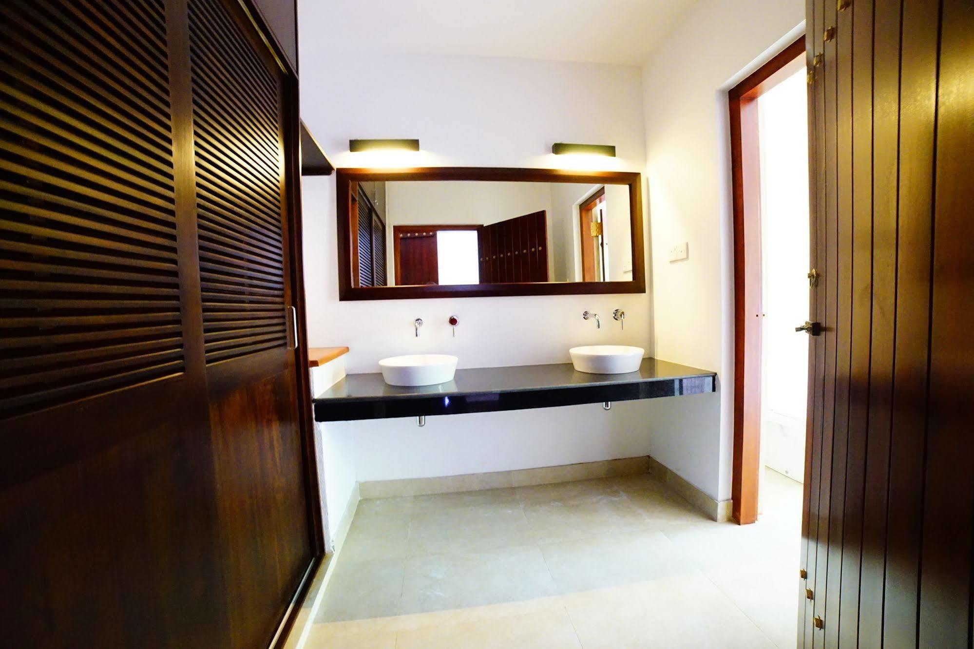 Lespri Grand Hotel Negombo Kültér fotó