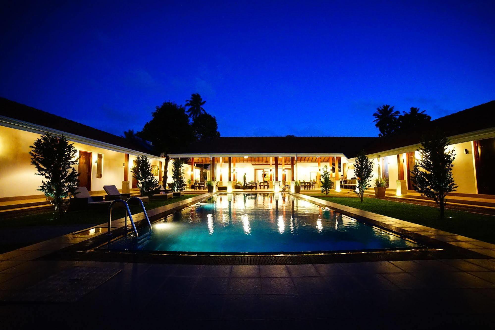 Lespri Grand Hotel Negombo Kültér fotó