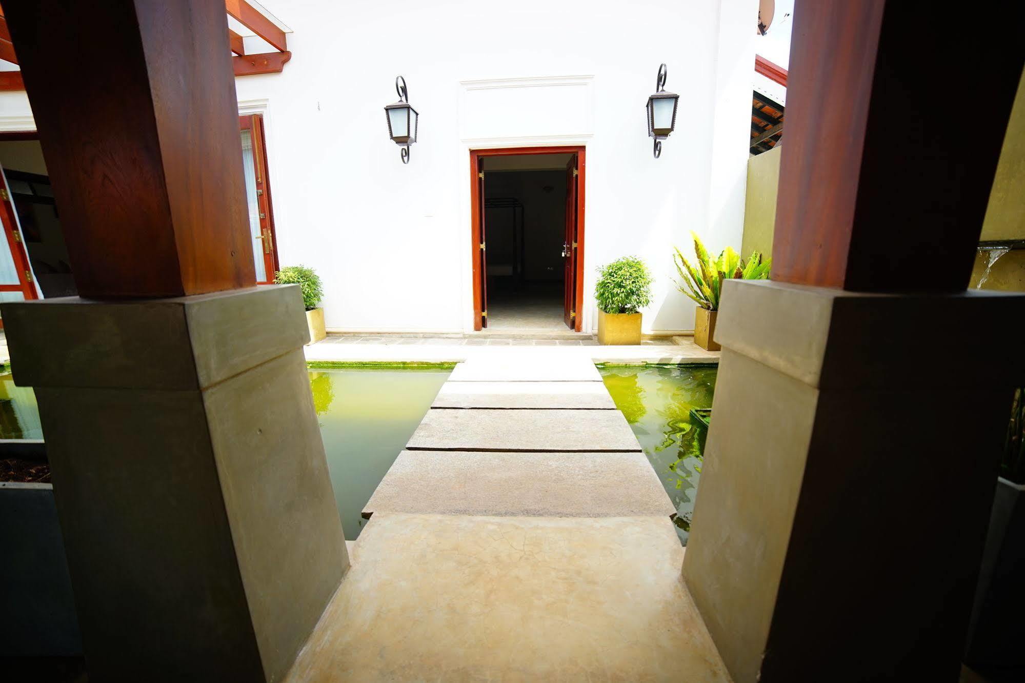 Lespri Grand Hotel Negombo Kültér fotó
