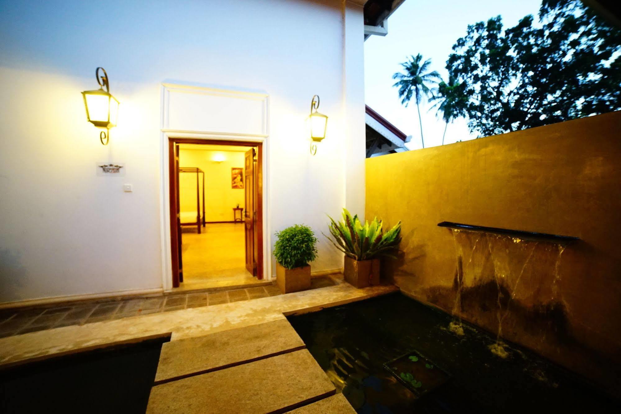 Lespri Grand Hotel Negombo Kültér fotó