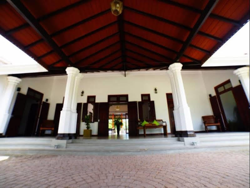 Lespri Grand Hotel Negombo Kültér fotó